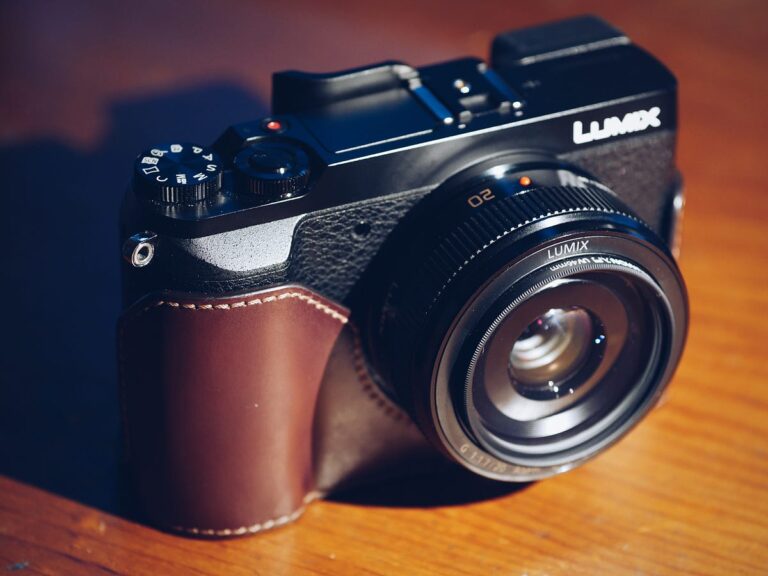 Ricoh GR III vs Lumix GX85